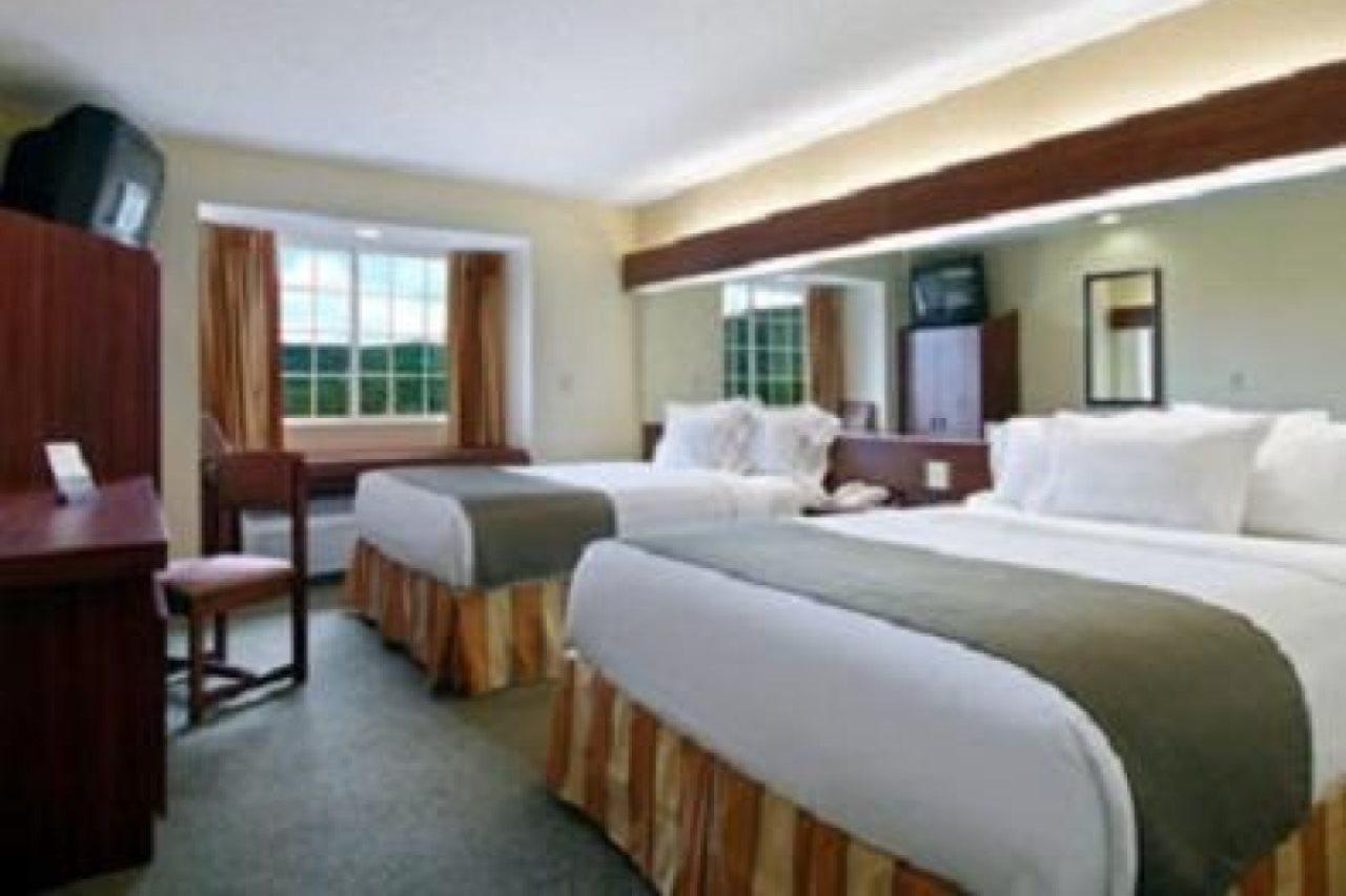 Microtel Inn And Suites Gassaway Buitenkant foto