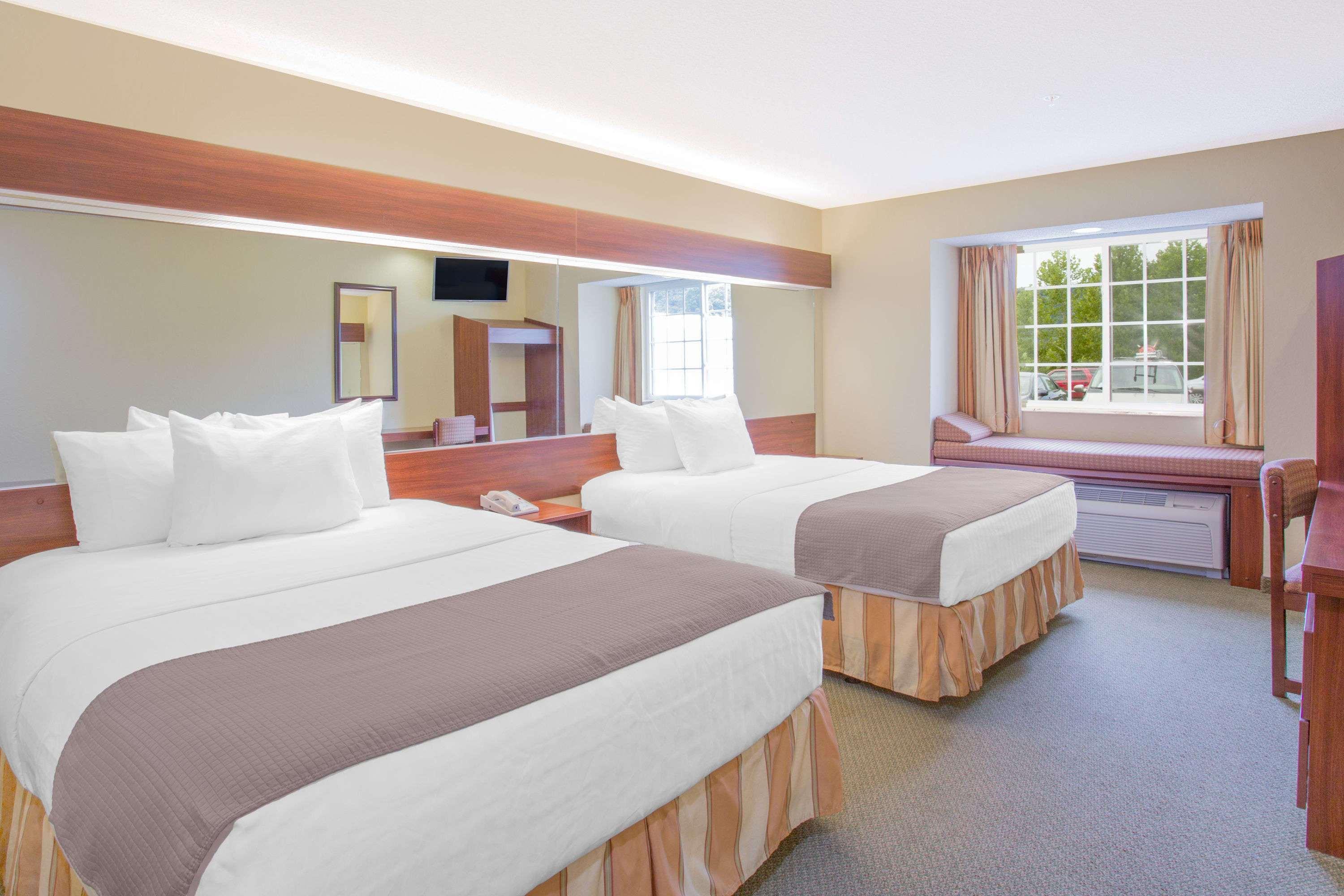 Microtel Inn And Suites Gassaway Buitenkant foto