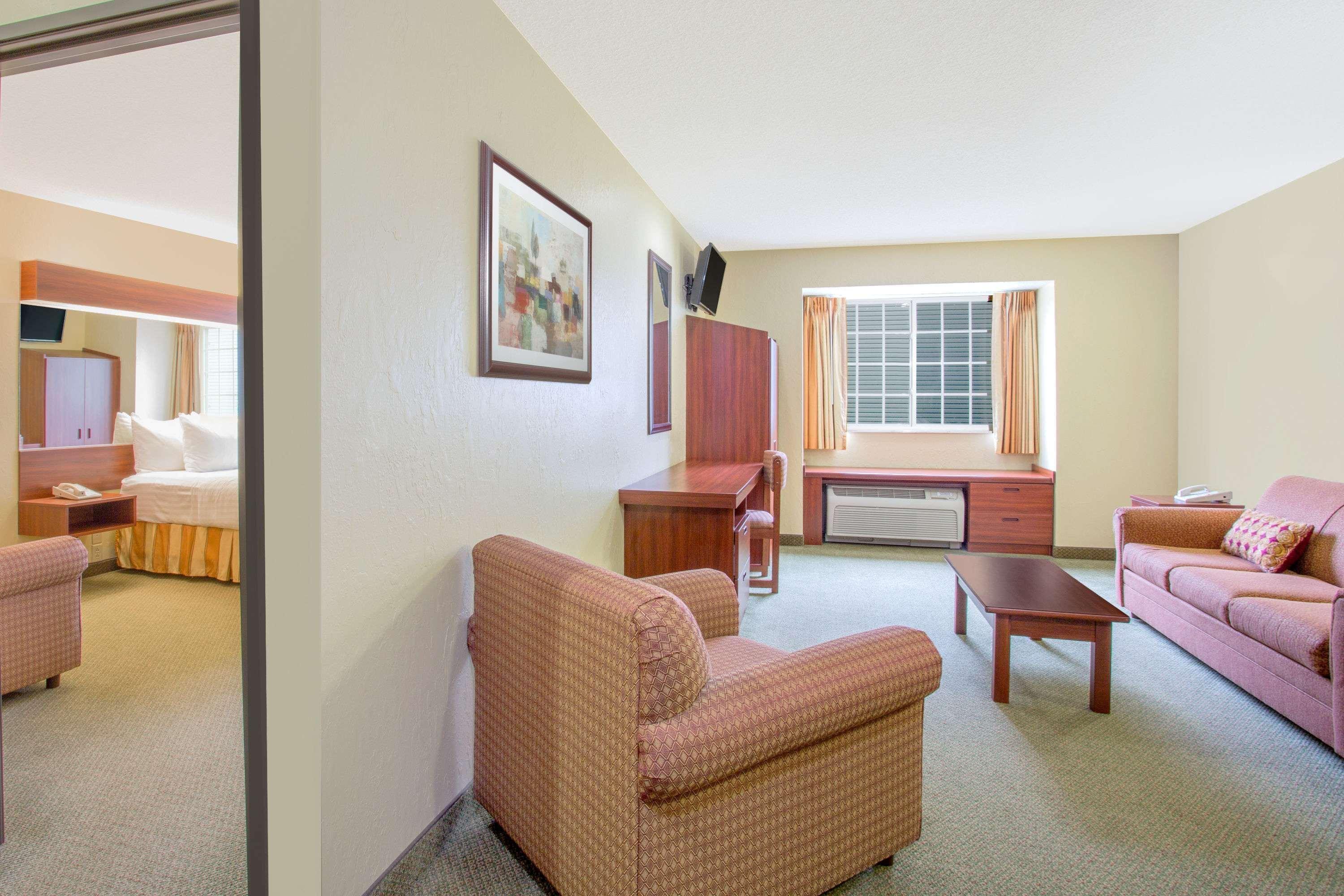 Microtel Inn And Suites Gassaway Buitenkant foto