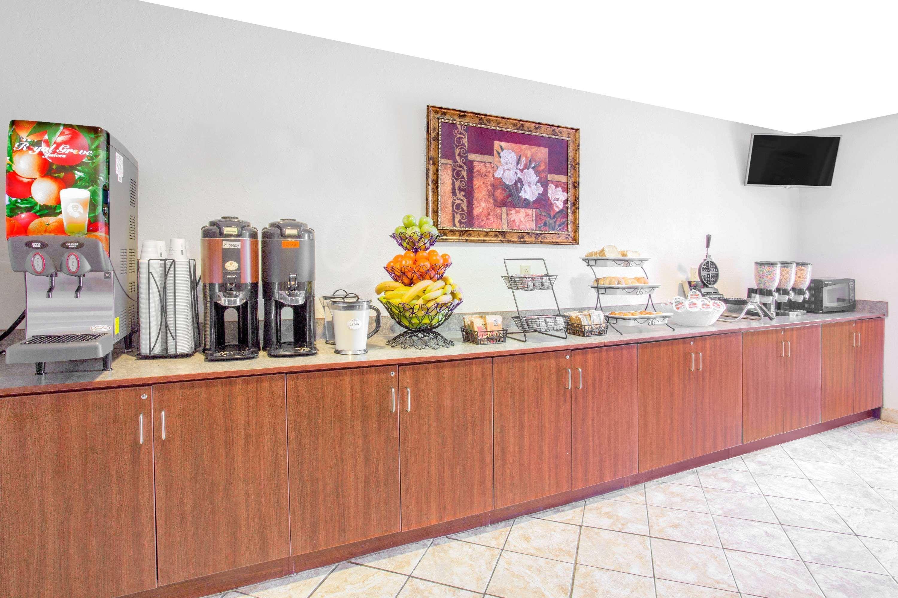 Microtel Inn And Suites Gassaway Buitenkant foto