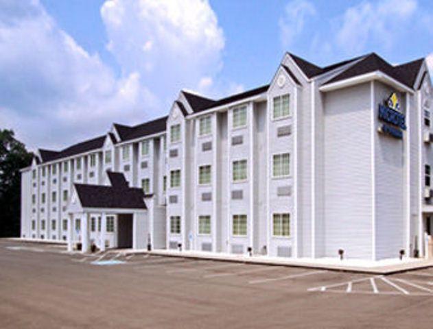 Microtel Inn And Suites Gassaway Buitenkant foto